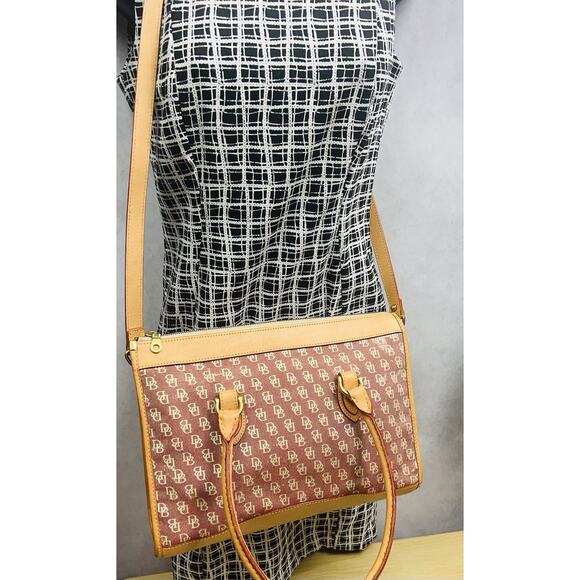 Dooney & Bourke Wayfarer Pink Tan Canvas Monogram Crossbody Bag Satchel - Picture 4 of 16